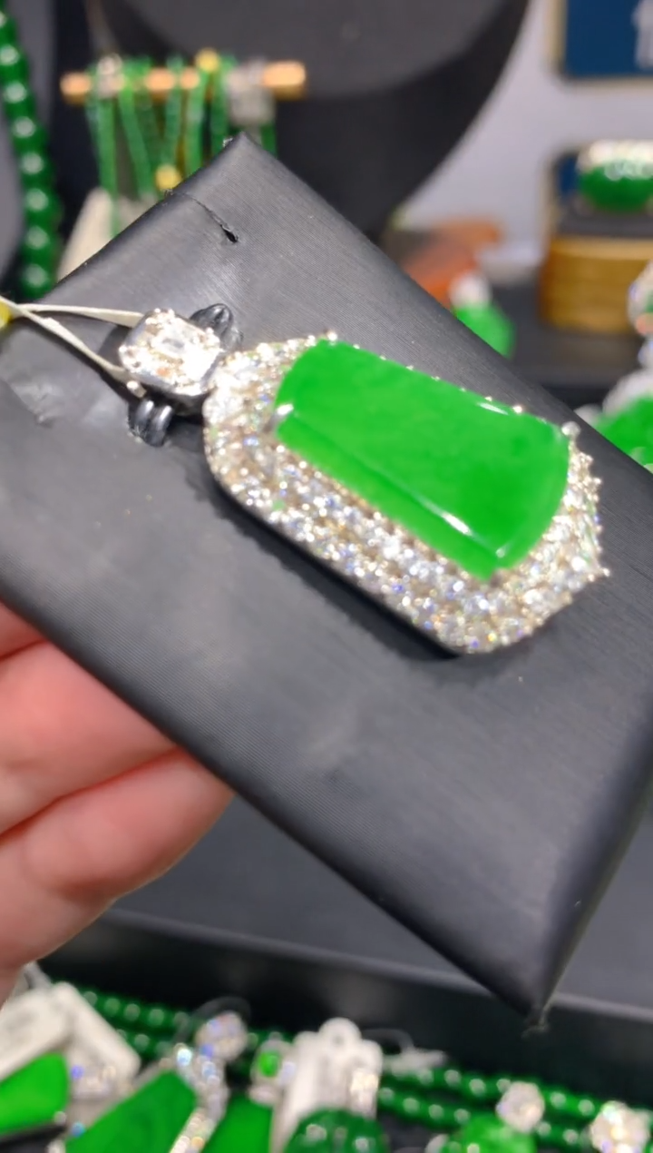 颈饰未镶嵌翡翠4一季