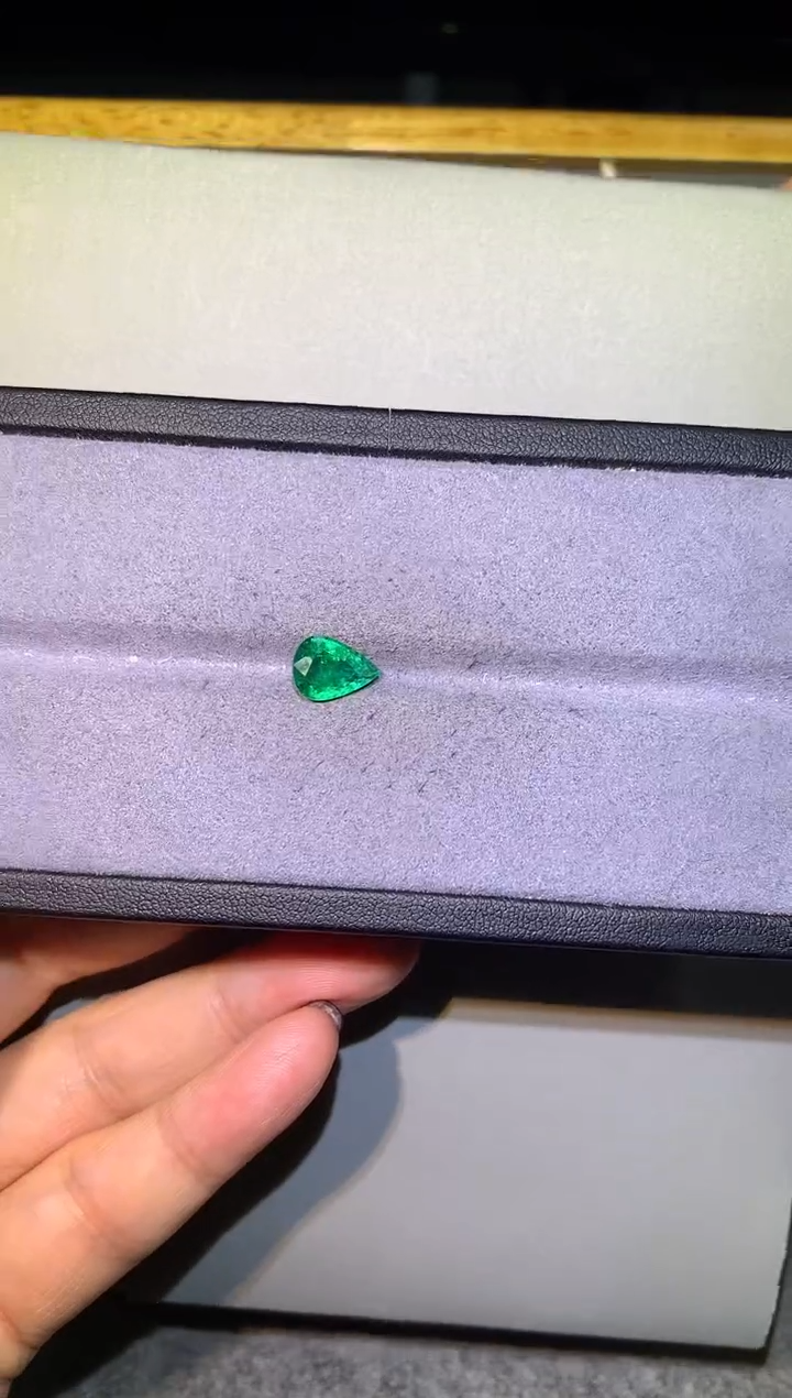 【闪购商品】祖母绿裸石未镶嵌2.23ct GRC木佐色微油A041