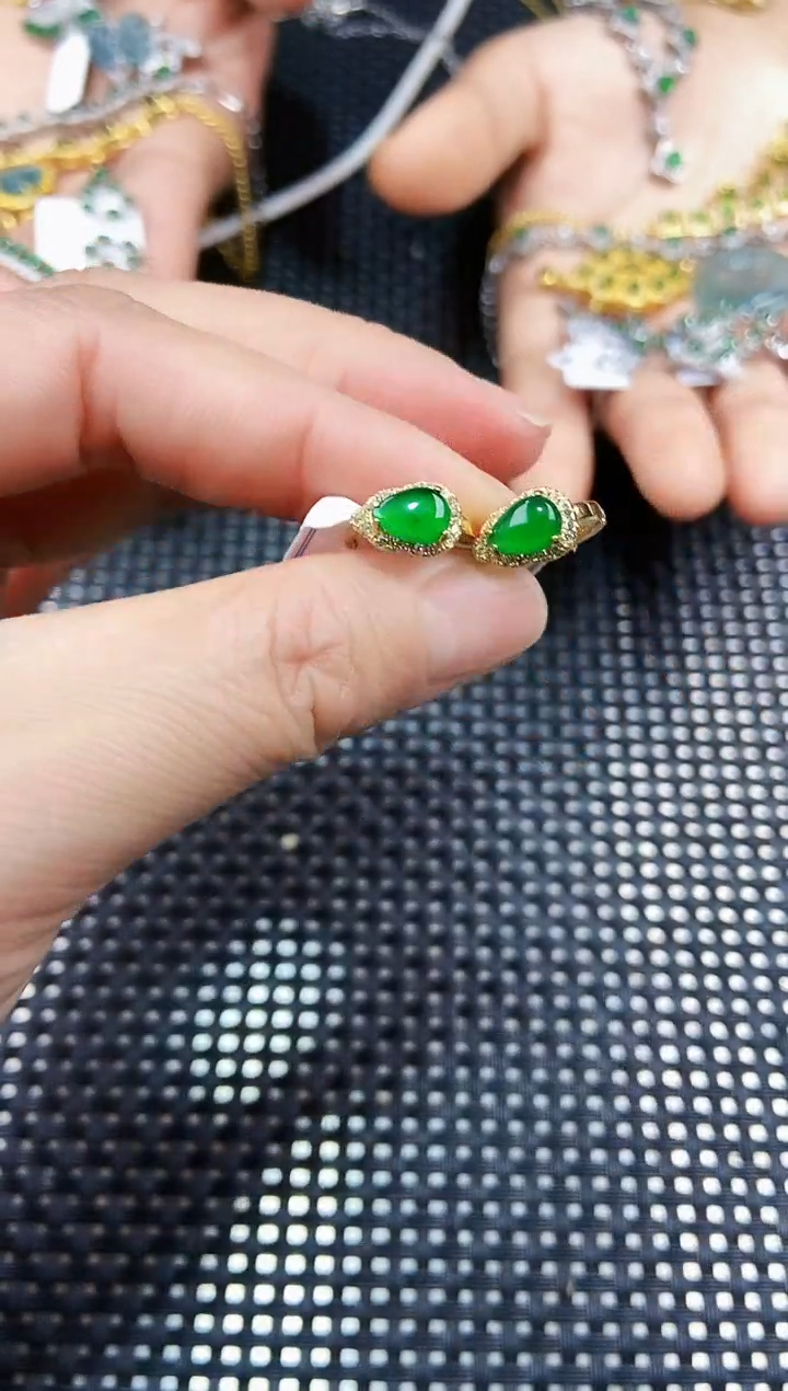 【闪购商品】翡翠耳饰未镶嵌11111111