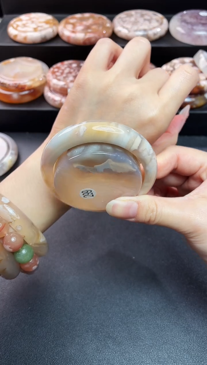 手镯玛瑙/玉髓未镶嵌手镯