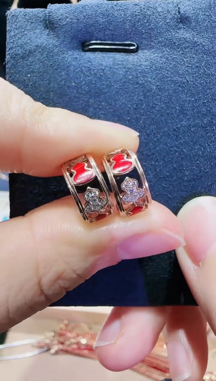 【闪购商品】钻石耳钉18K金镶嵌钻石耳钉