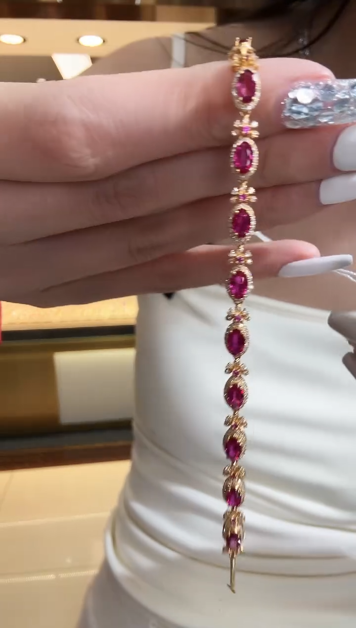 18K金镶嵌手链红宝石2.60ct