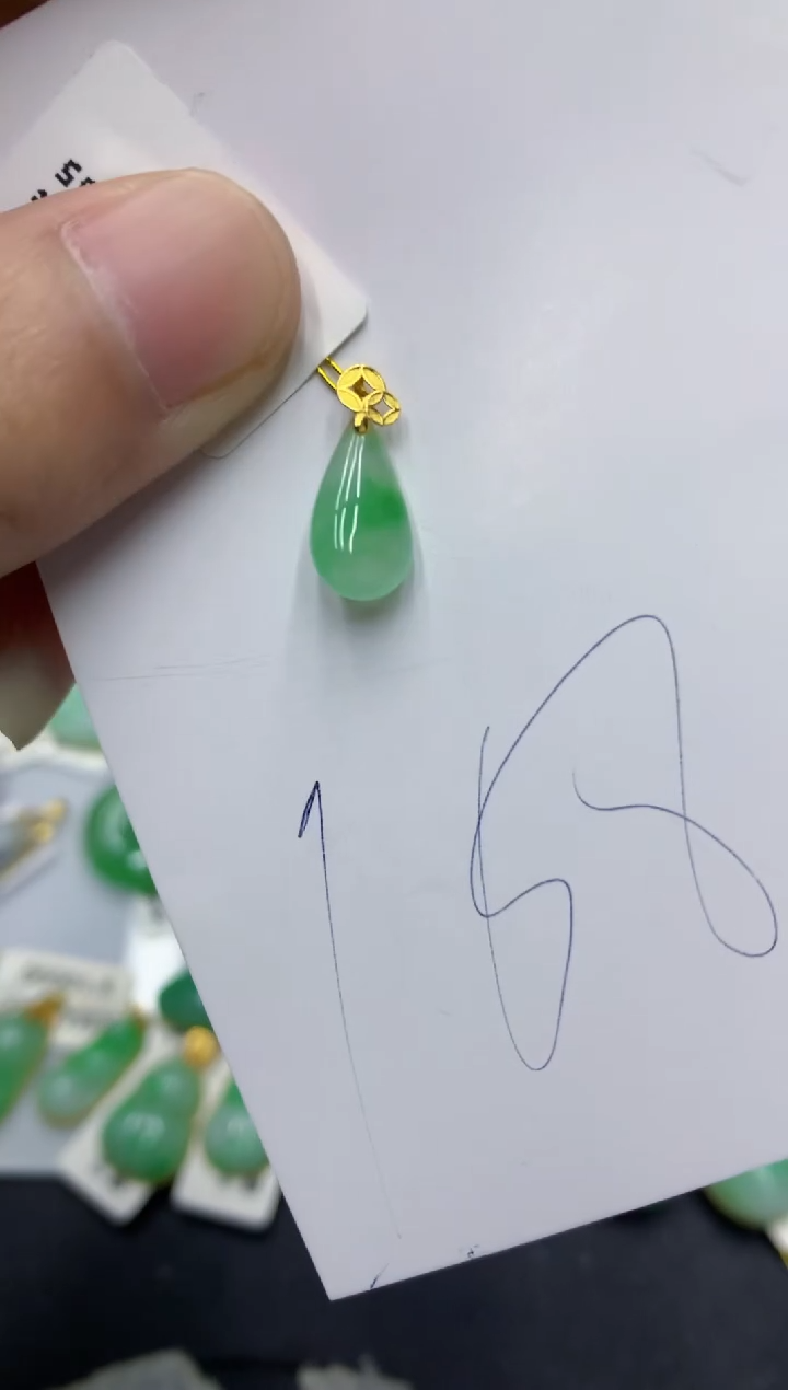 【闪购商品】翡翠颈饰18K金镶嵌翡翠