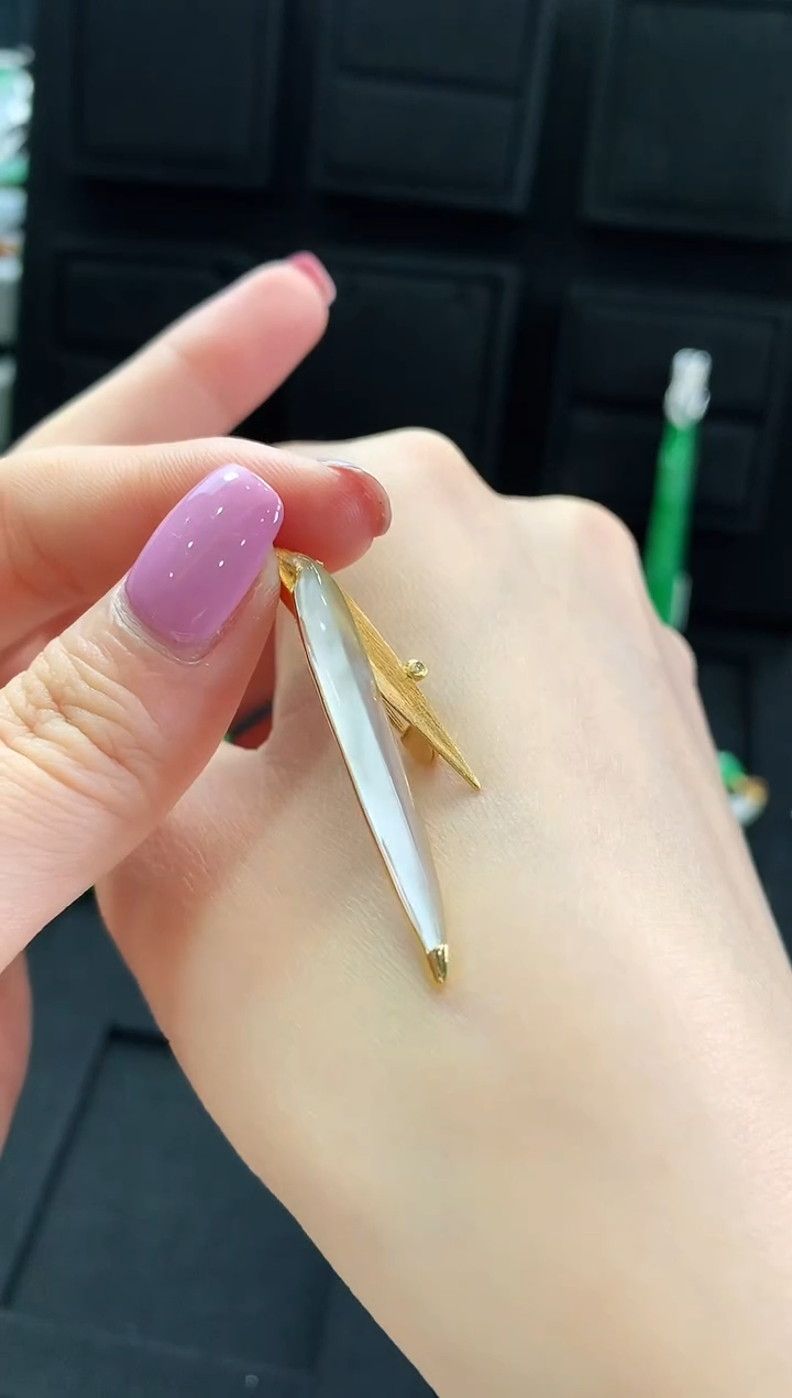 【闪购商品】翡翠吊坠(不含链)18K金镶嵌吊坠