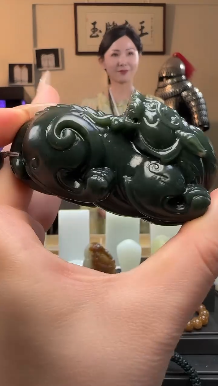 【闪购商品】和田玉回头貔貅未镶嵌手把件
