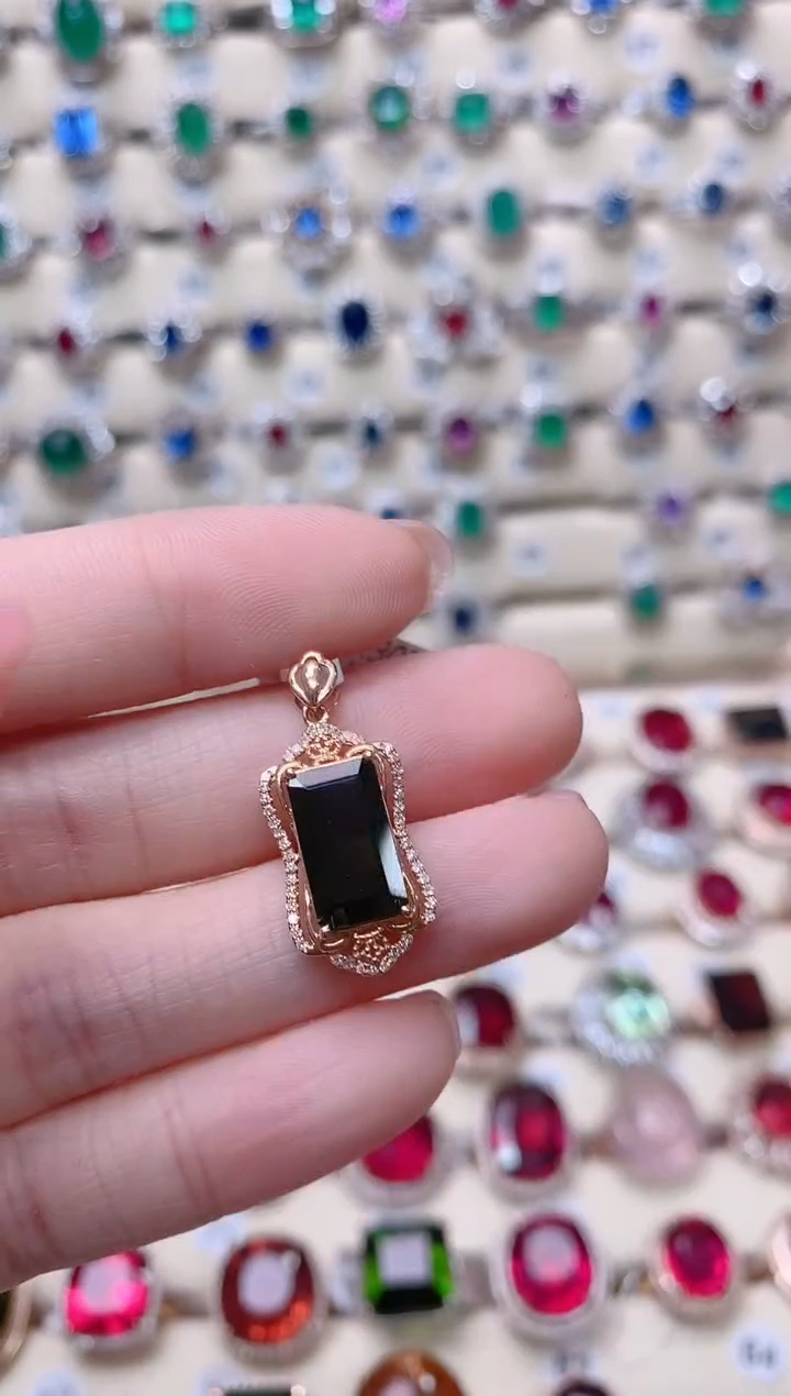 【闪购商品】碧玺18K金吊坠18K金镶嵌1