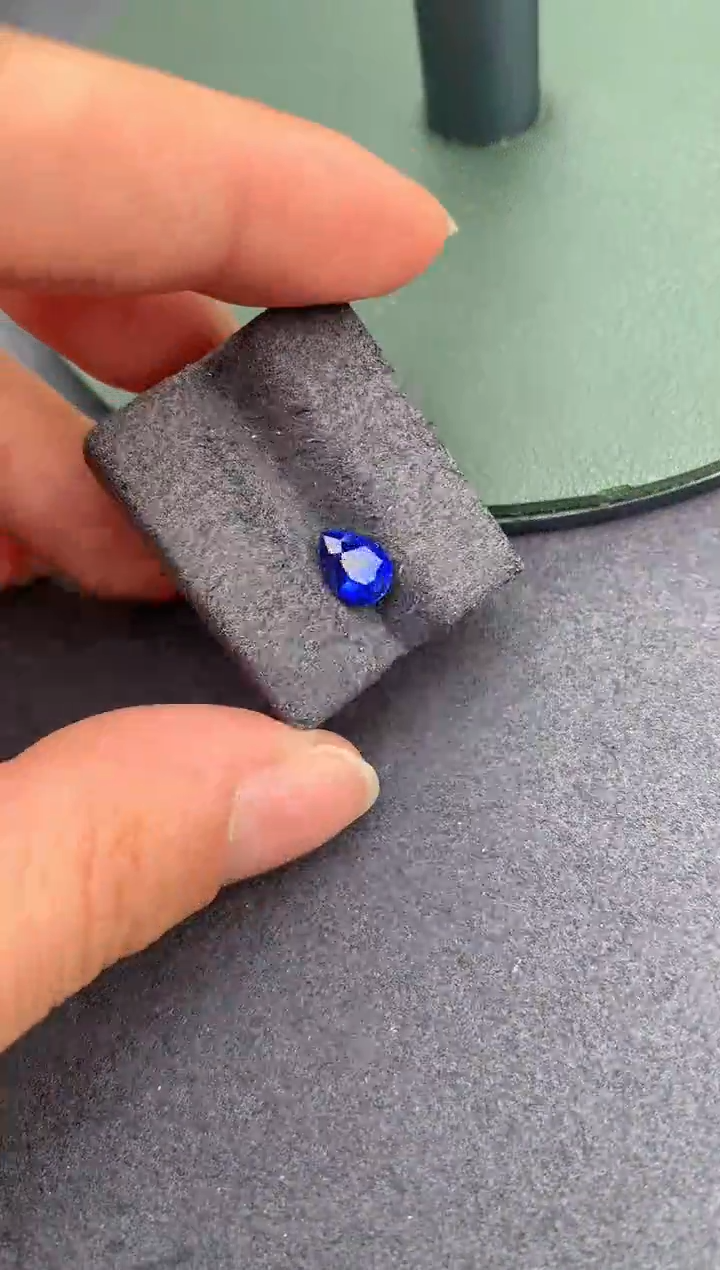 【闪购商品】蓝宝石裸石未镶嵌1.3ct皇家蓝