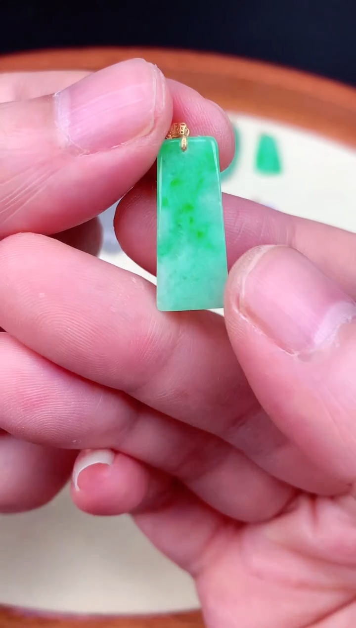 【闪购商品】翡翠吊坠(不含链)未镶嵌天然缅甸A货翡翠