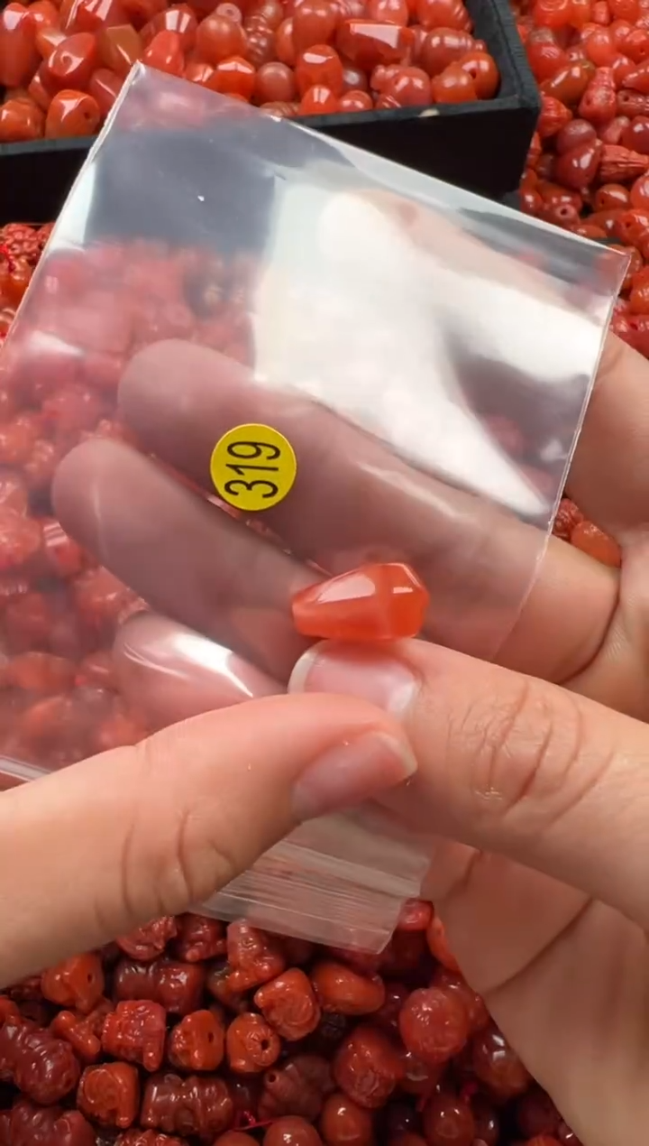【闪购商品】南红玛瑙颈饰未镶嵌1