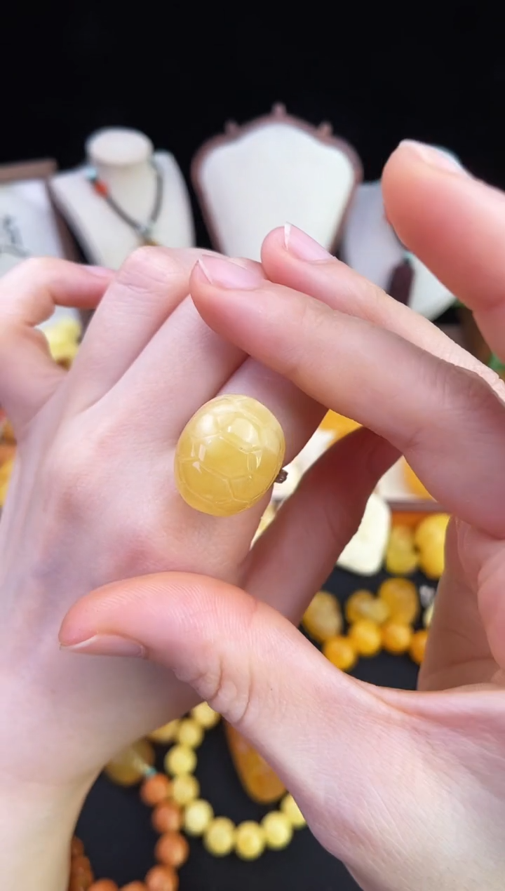 琥珀未镶嵌珠宝奇石柒月