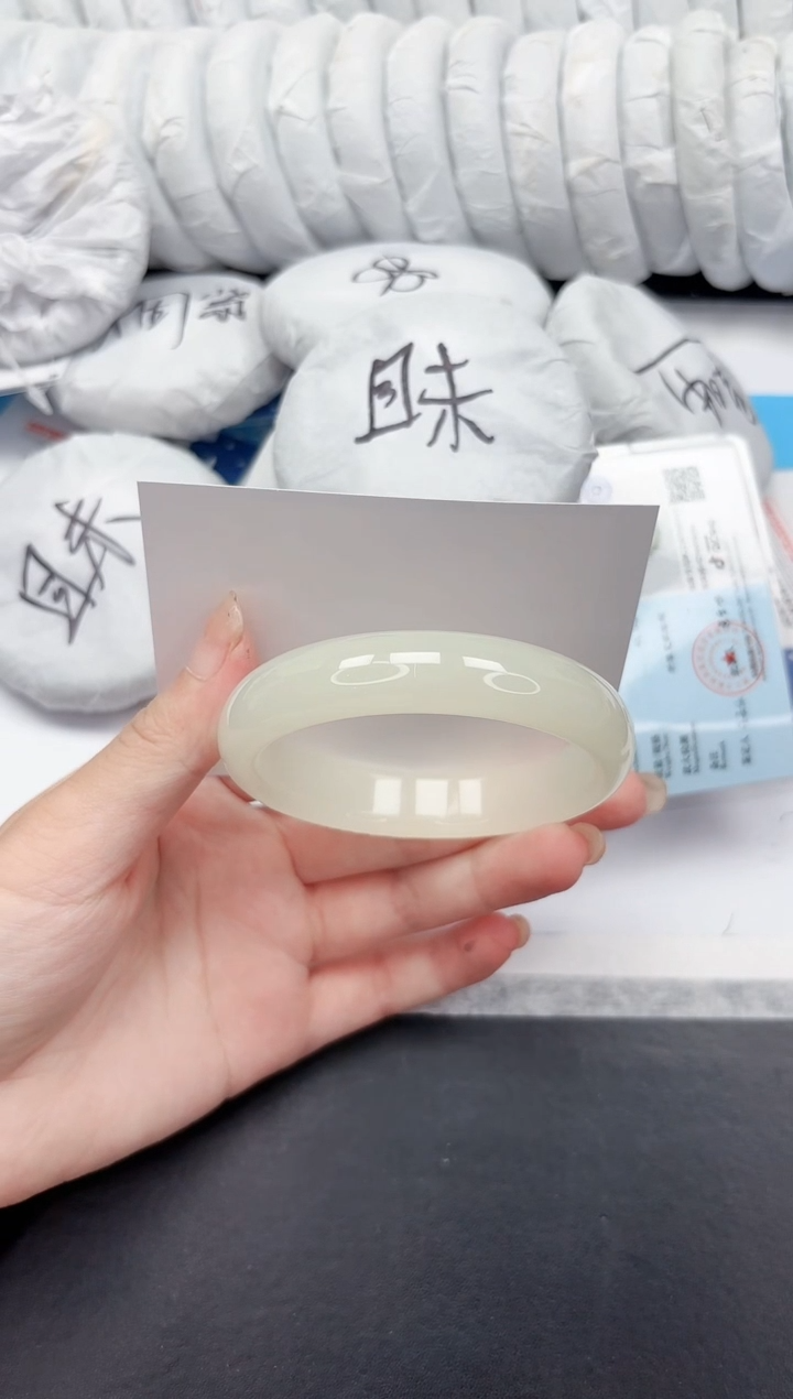 未镶嵌手镯石英质玉150-59.6FMS