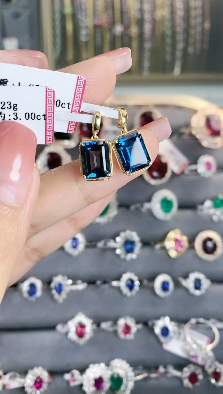 18K金镶嵌吊坠托帕石多样性发其一