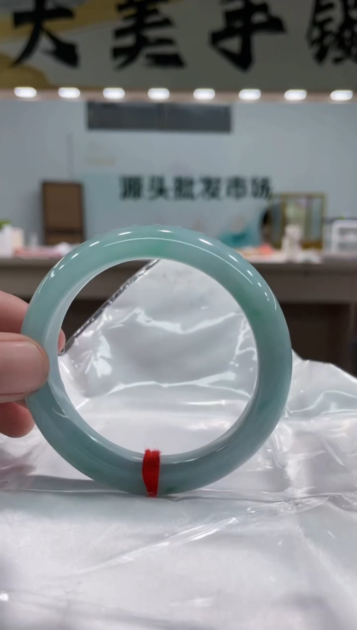【闪购商品】翡翠手镯未镶嵌手镯