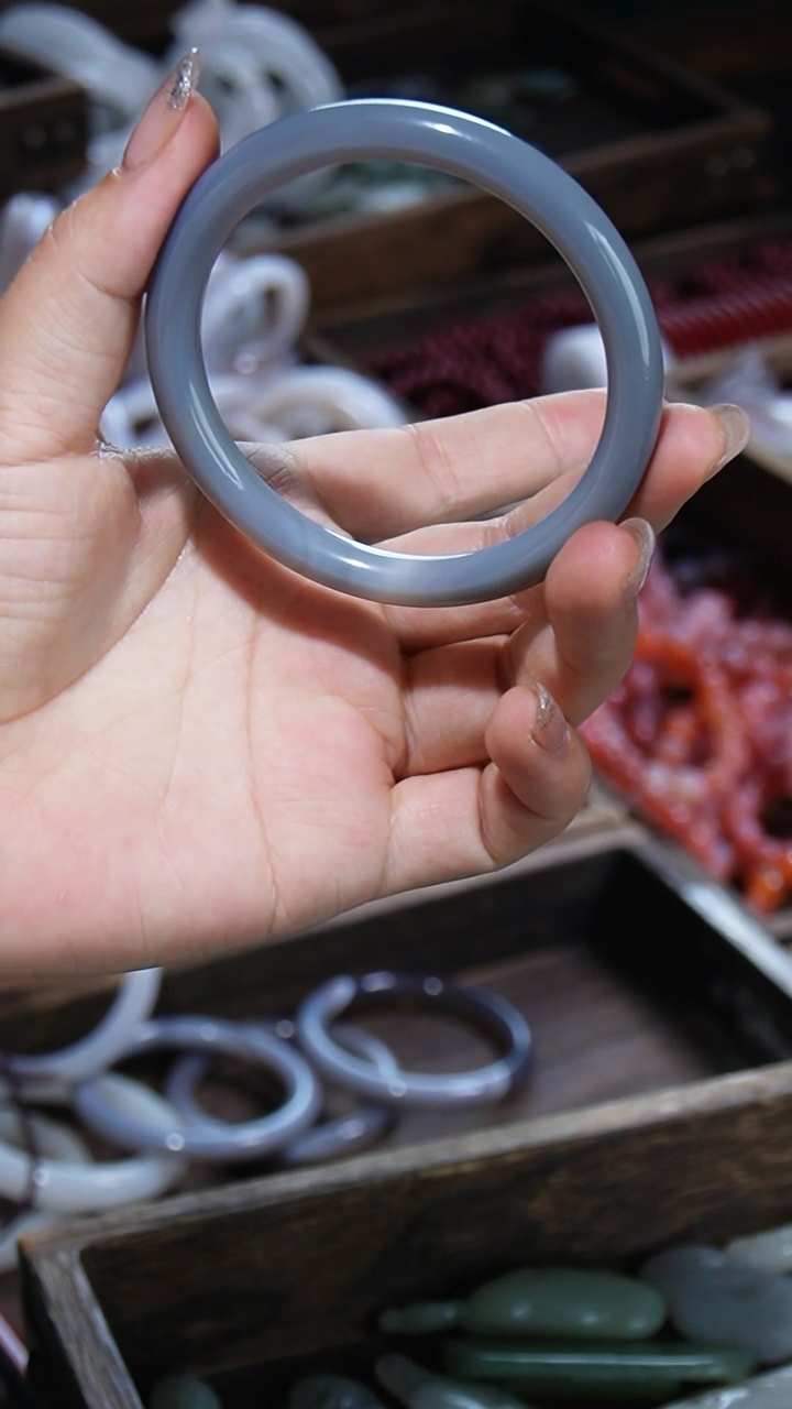 【闪购商品】玛瑙/玉髓镯子未镶嵌3 60圈口