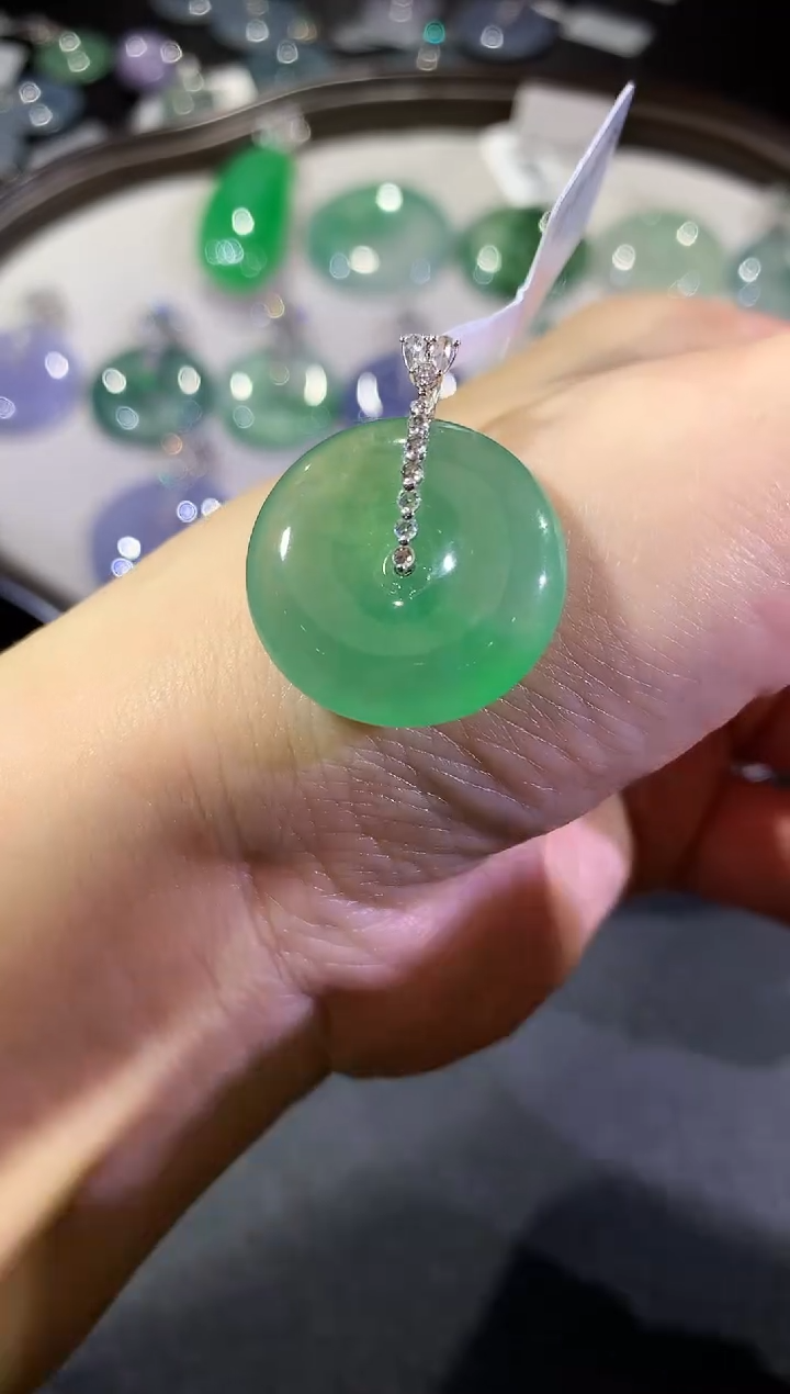 【闪购商品】翡翠吊坠(不含链)18K金镶嵌46-扣子