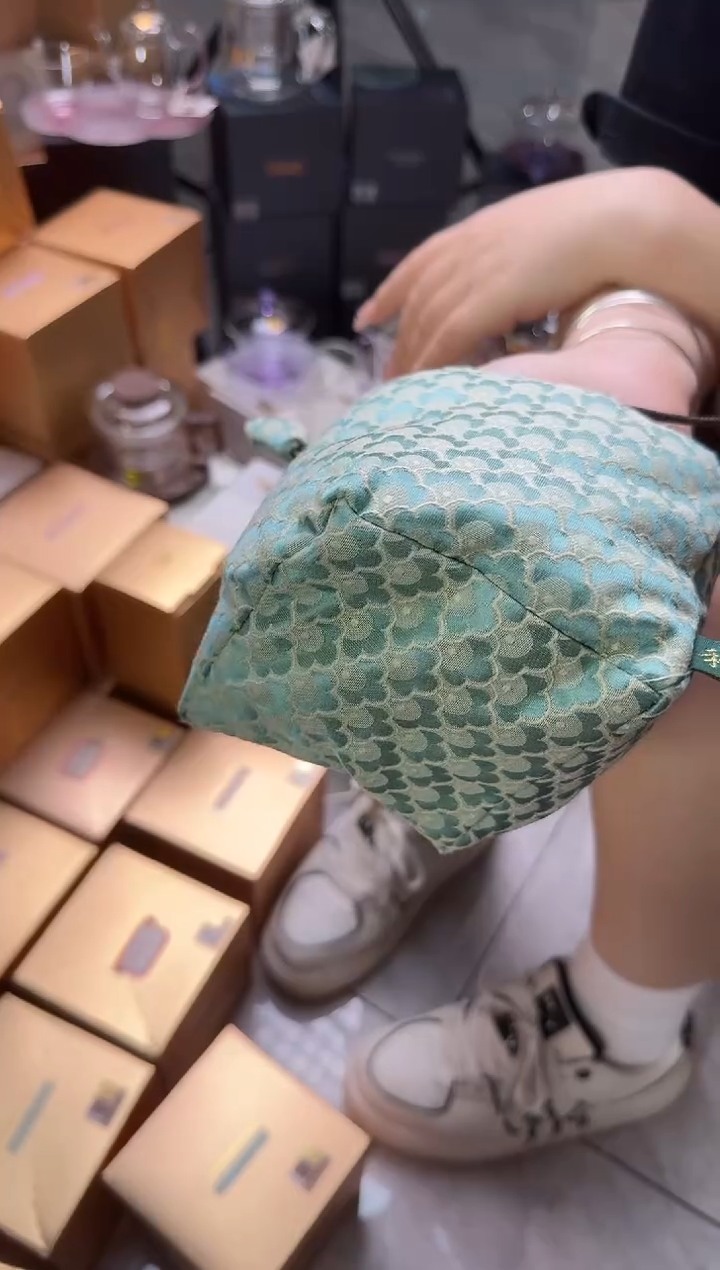 @@禾器茶事包蓝色祥云