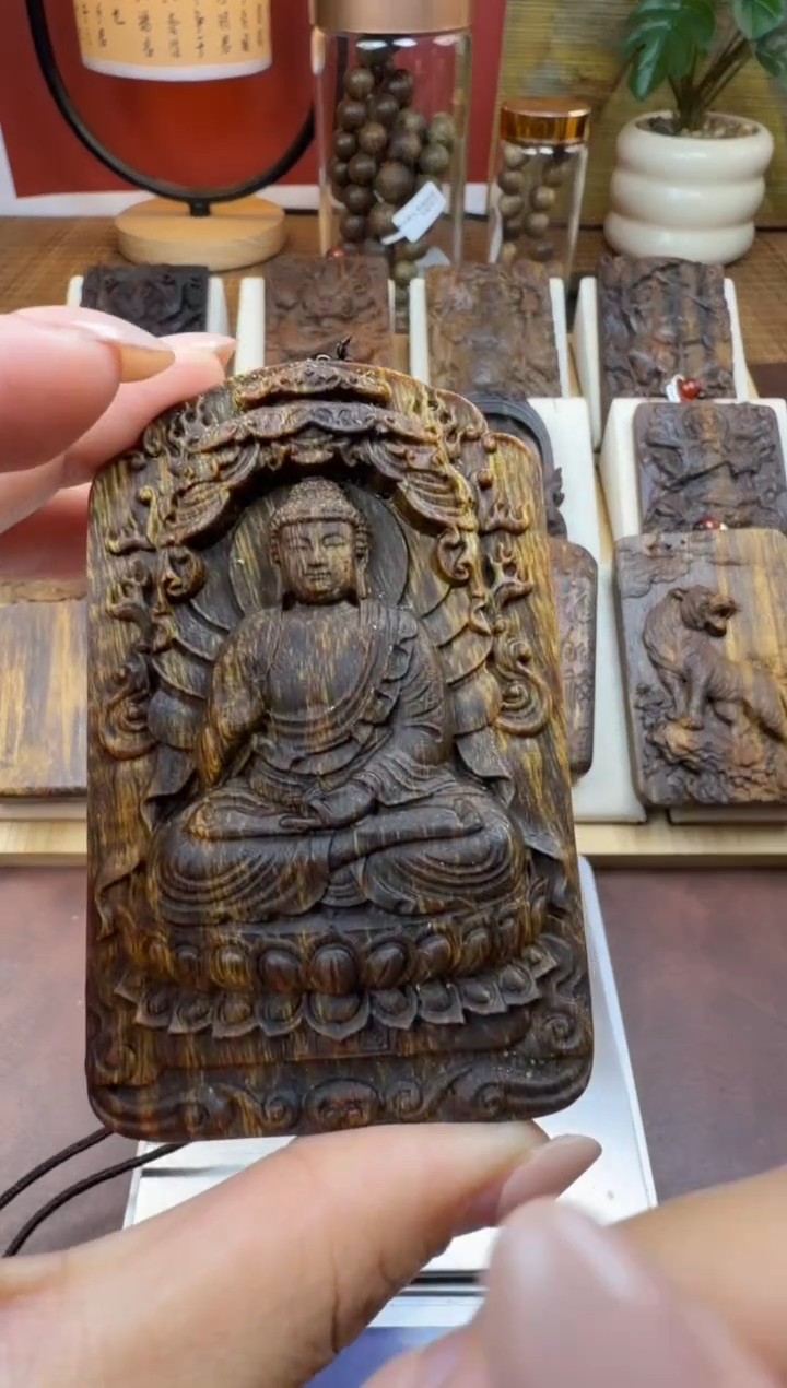 木木雕款芽庄 十二生肖守护   阿弥托佛 8cm 送养香瓶