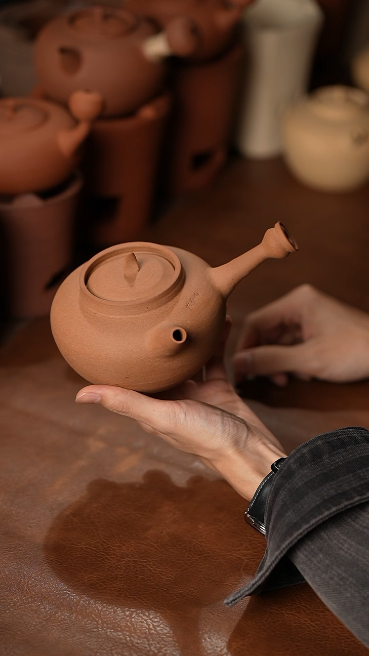 021老段泥侧把壶500cc