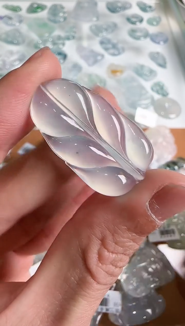 【闪购商品】翡翠吊坠(不含链)未镶嵌··