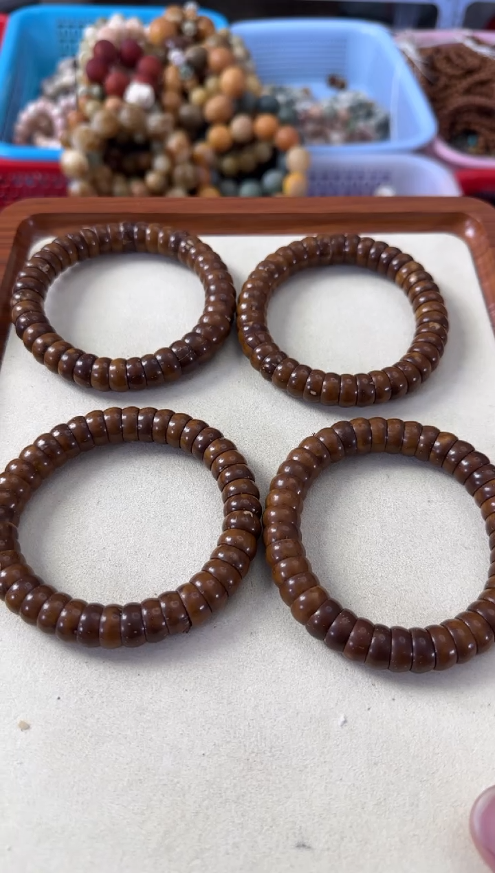 【闪购商品】白玉菩提手串1紫金鼠碗肠带点花皮