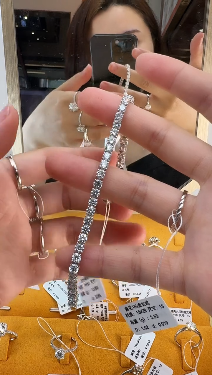 铂Pt950镶嵌合成钻石网球手链20分