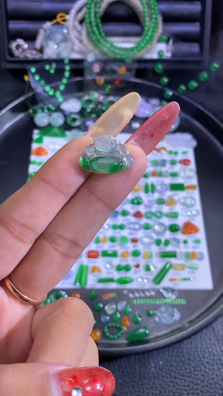 未镶嵌挂件翡翠佛