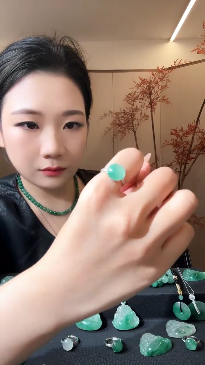 未镶嵌石英质玉（非洲翠）戒指非洲翠戒指（拍一发其一）