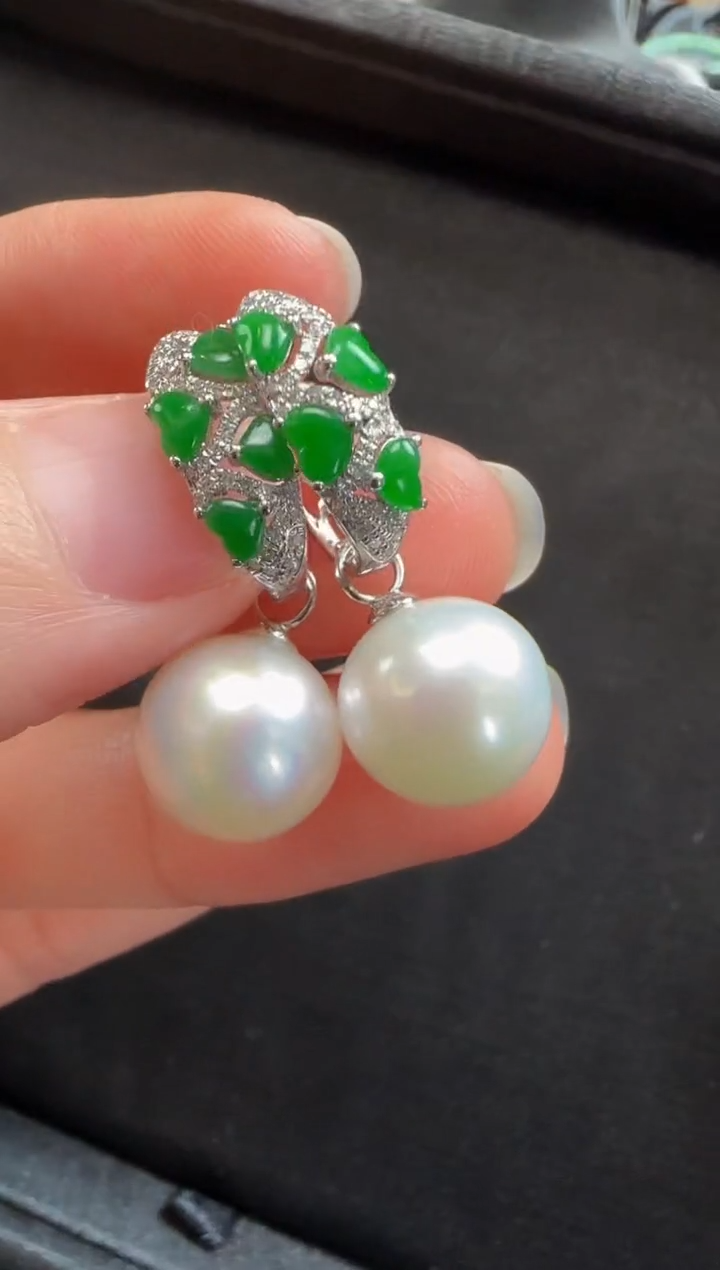 【闪购商品】翡翠耳环18K金镶嵌132心形一对