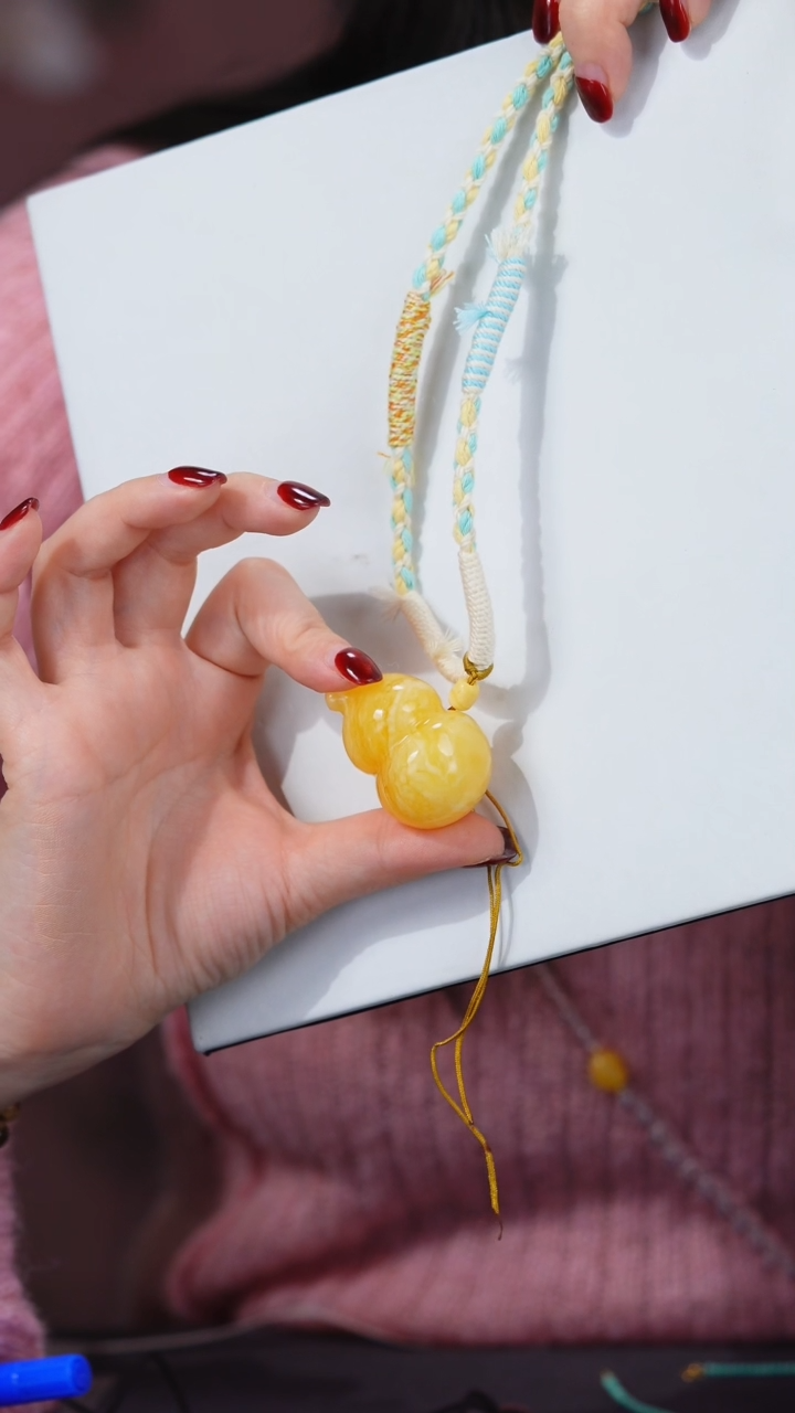 【闪购商品】蜜蜡裸石未镶嵌挂饰