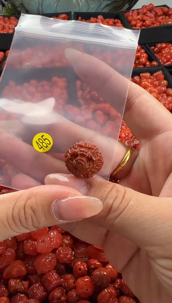 颈饰未镶嵌南红玛瑙1