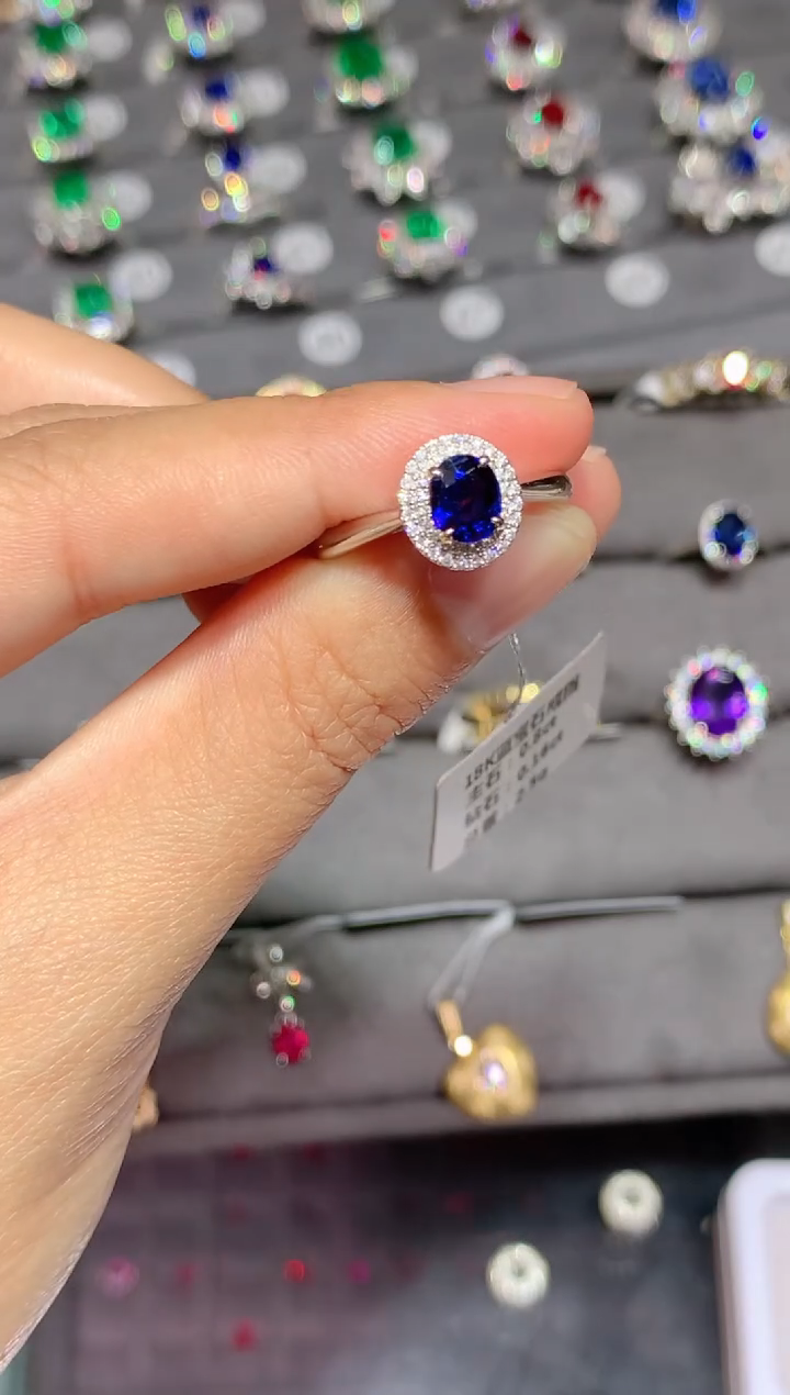 【闪购商品】蓝宝石戒指18K金镶嵌0.8CT