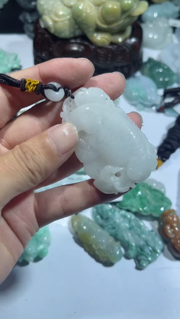 【闪购商品】翡翠颈饰未镶嵌00010495