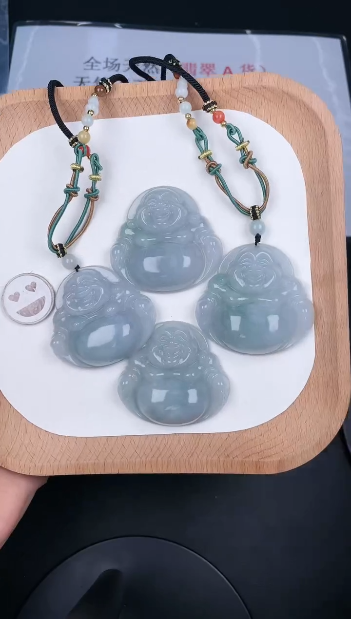 翡翠未镶嵌颈饰LH038翡翠油冰浅绿大佛（多样性发其一）