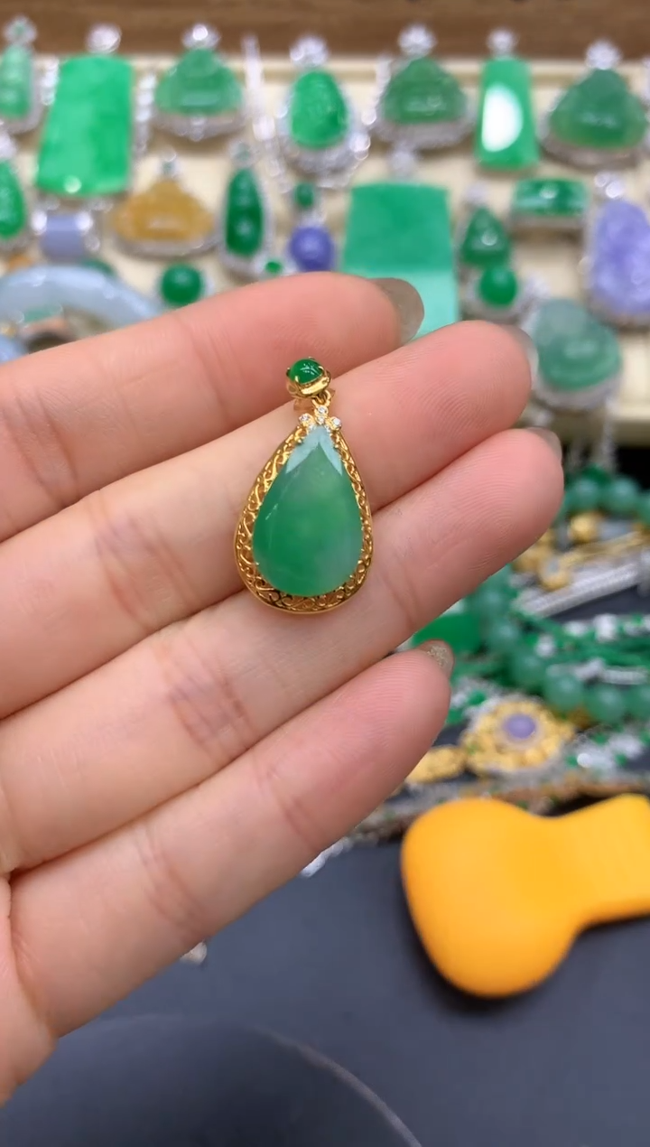 【闪购商品】翡翠颈饰18K金镶嵌335-中国好珍宝