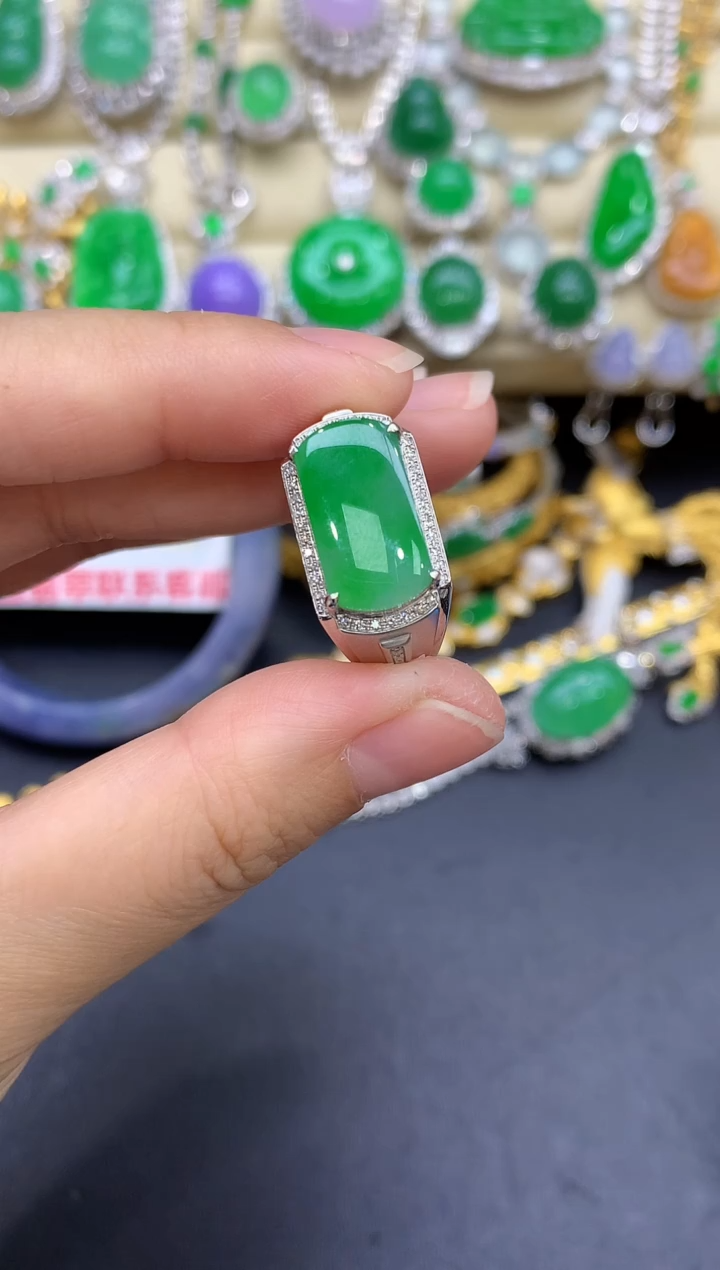 18K金镶嵌戒指翡翠501-中国好珍宝