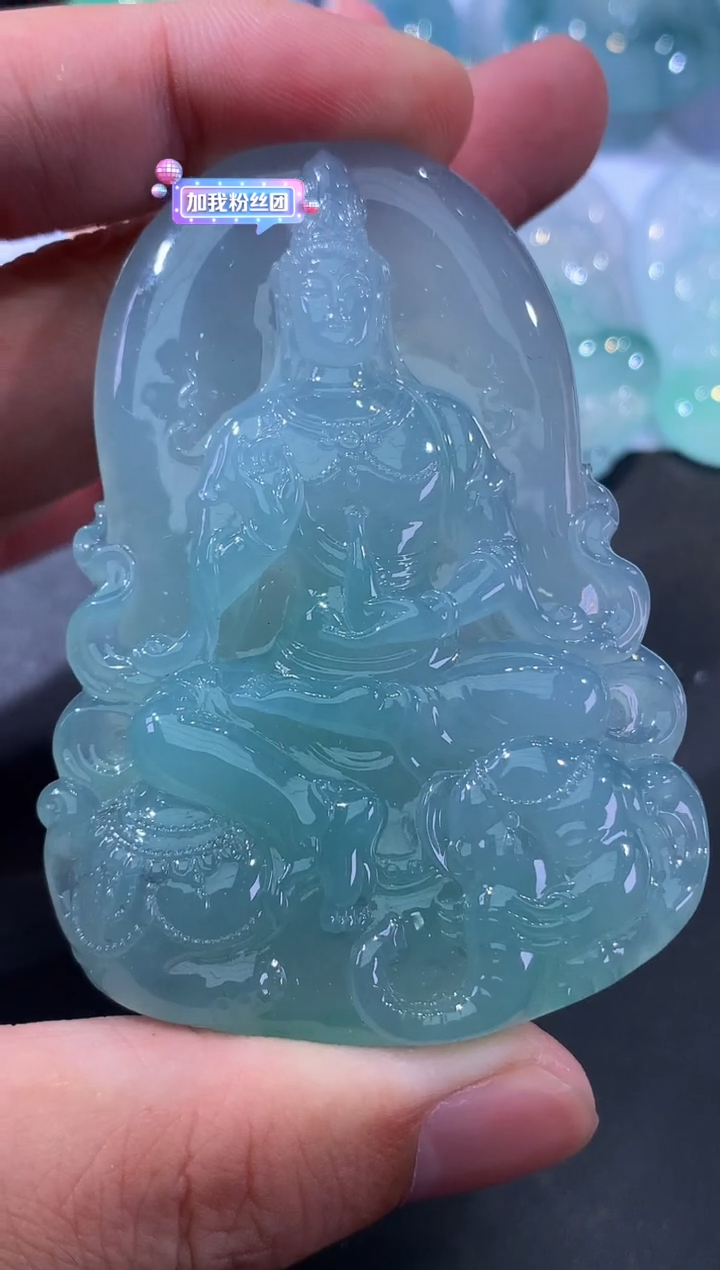 翡翠未镶嵌颈饰欣赏链接