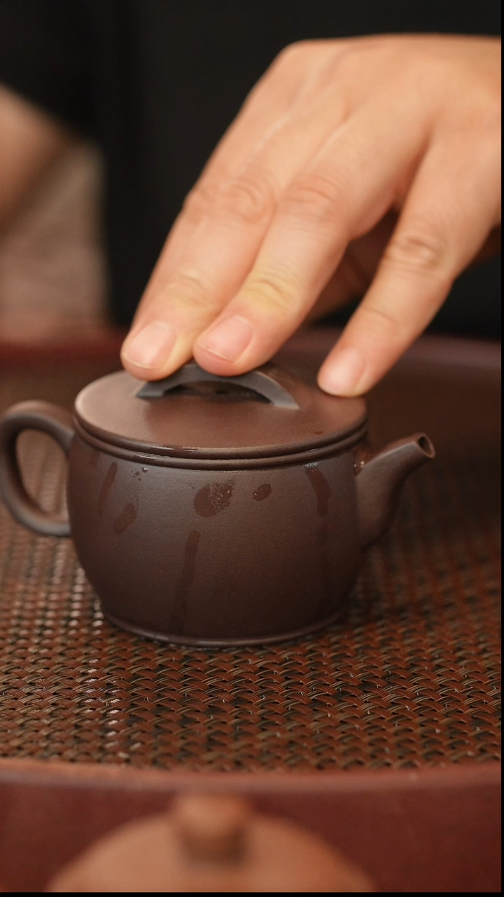 茶壶紫砂全手 紫茄泥 汉瓦 150cc