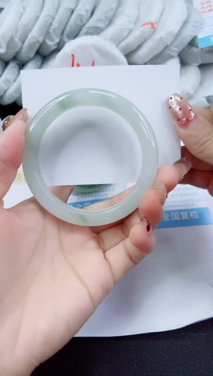 【闪购商品】石英质玉手镯未镶嵌74