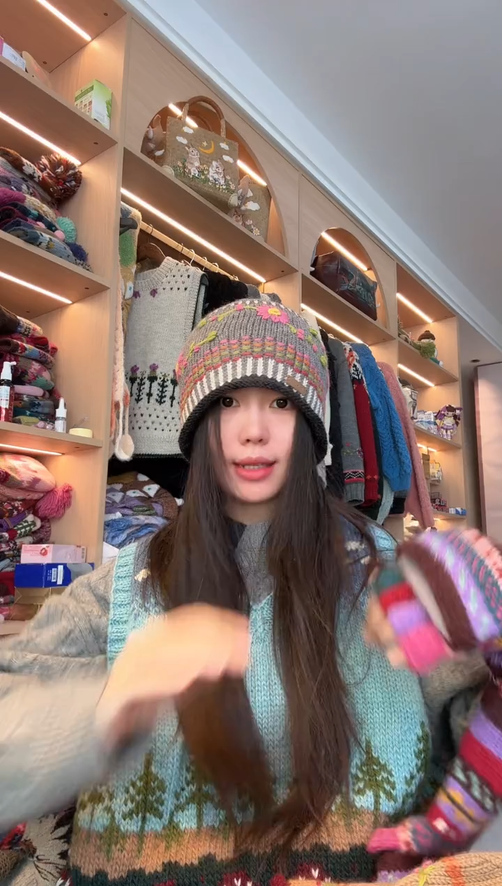 羊毛美利奴灰色刺绣帽