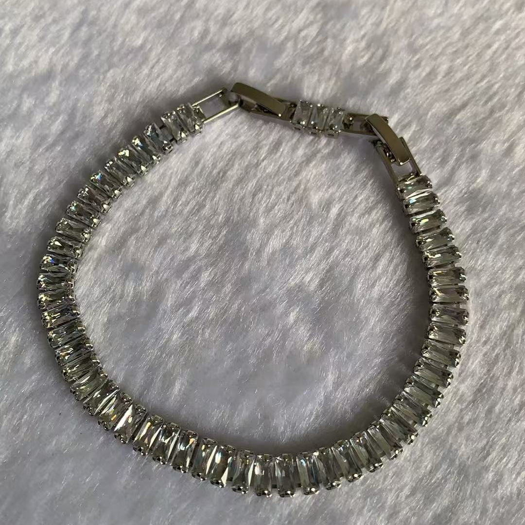 臻选手链 经典百搭设计白手链LM02