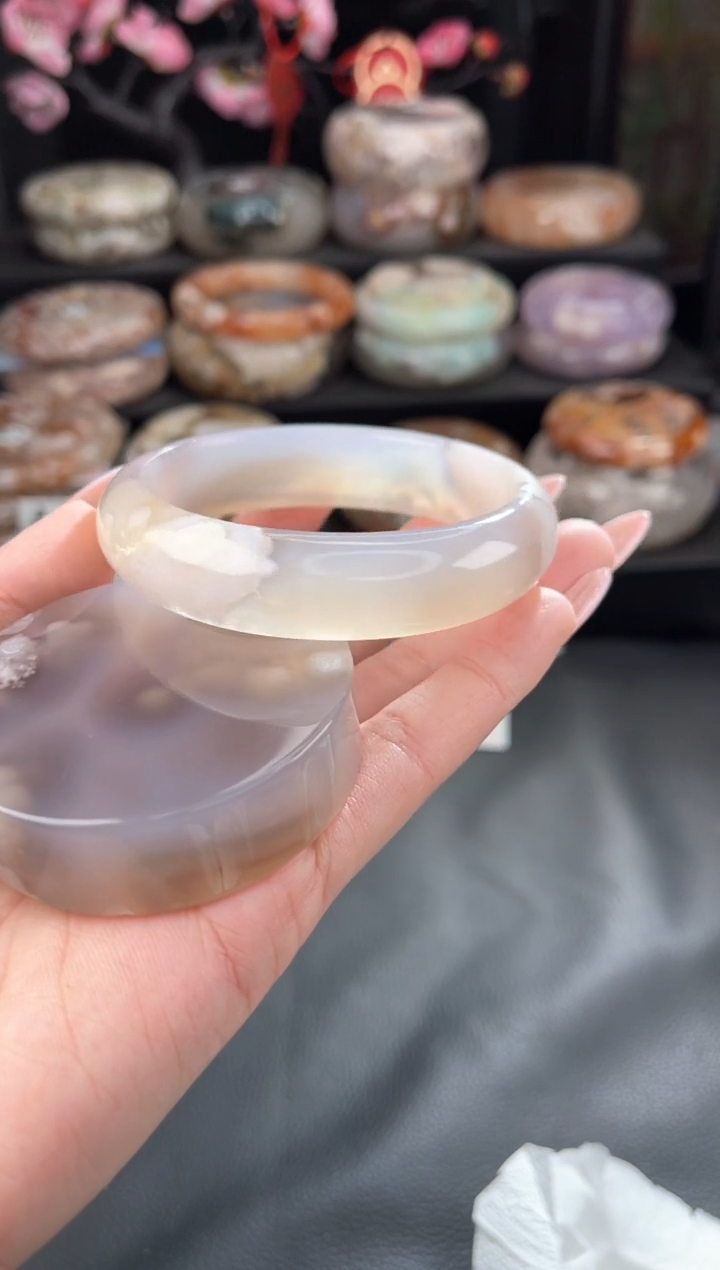 【闪购商品】石英质玉手镯未镶嵌58