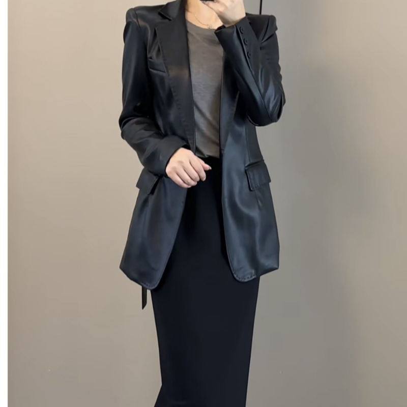 美拉德高级感名媛风洋气纯色外套秋季网红爆款时尚气质皮衣西服女