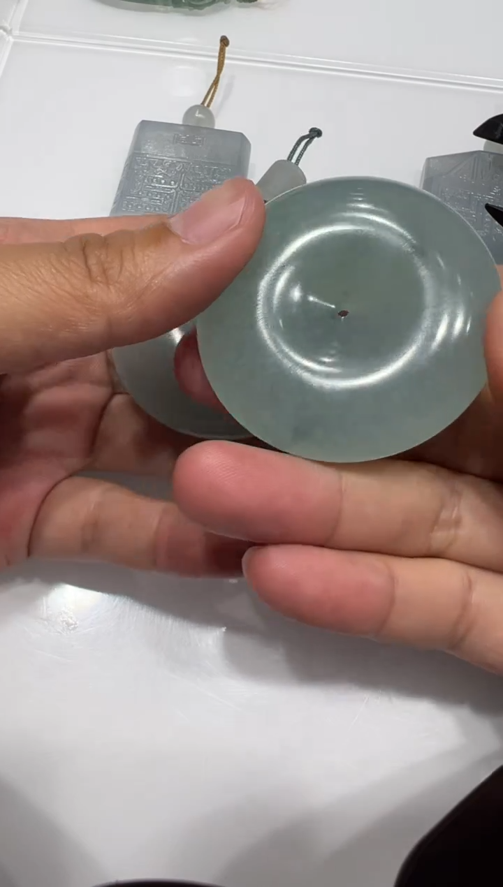 定制翡翠未镶嵌扣子