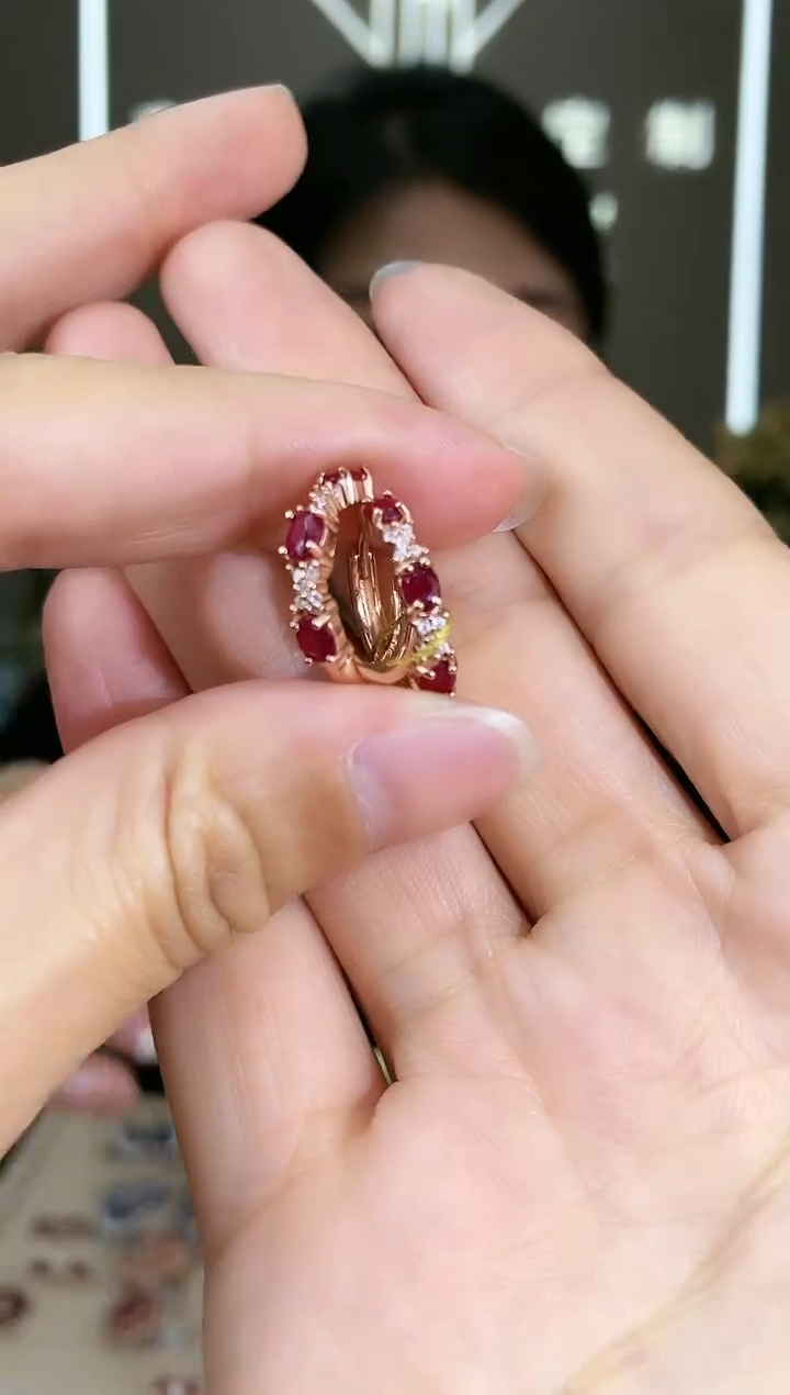 【闪购商品】红宝石耳饰银S925镶嵌耳饰