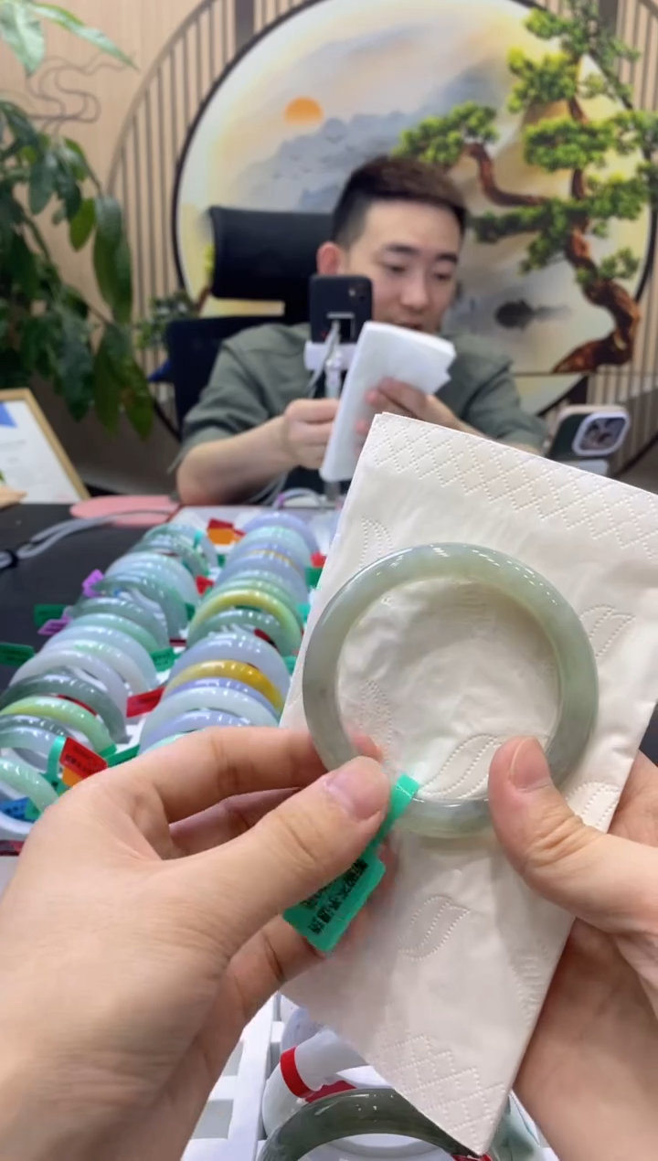 翡翠手镯未镶嵌0000006556