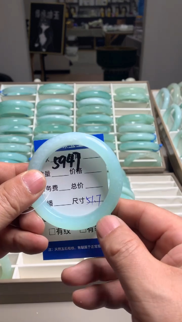 【闪购商品】蛇纹石玉手镯未镶嵌5947