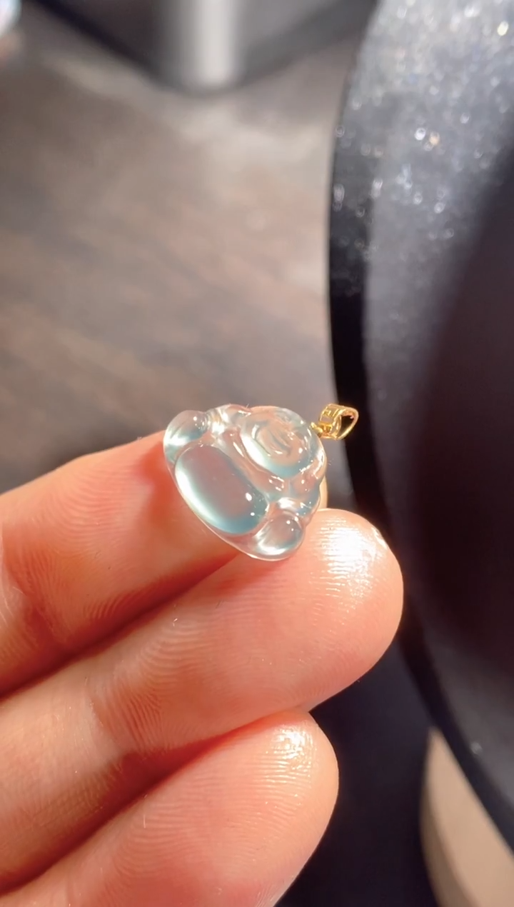 颈饰18K金镶嵌翡翠        