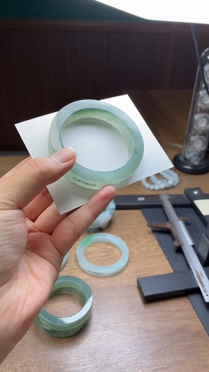 未镶嵌手镯定制翡翠无**7定制