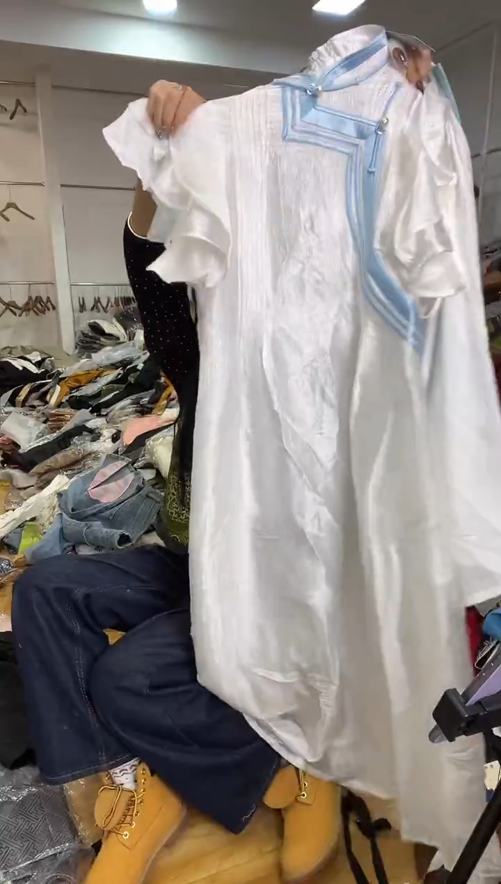 连衣裙       M码       80-110斤