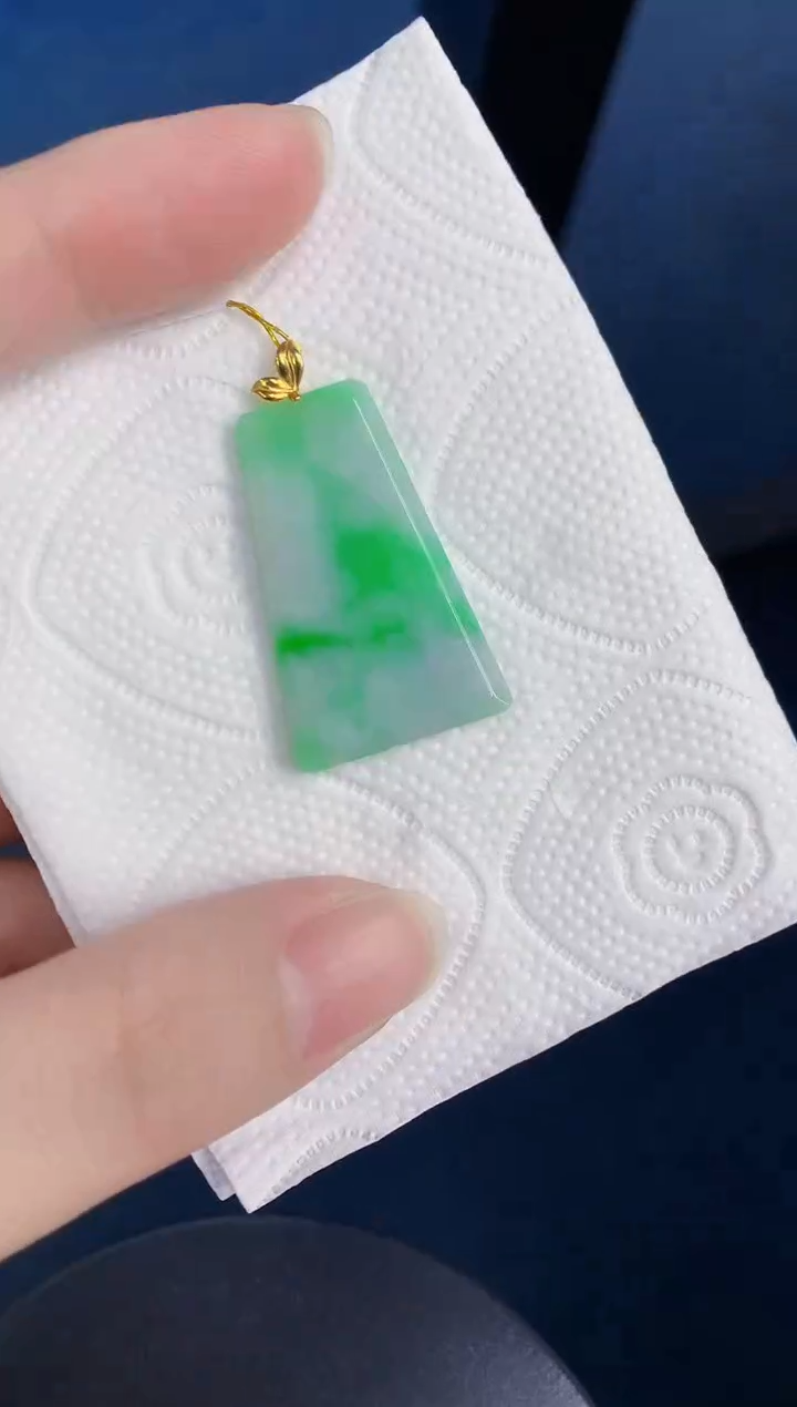 颈饰18K金镶嵌翡翠天然翡翠缅甸A货